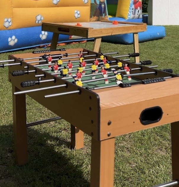 Tischfußball (Kicker)